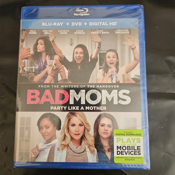 Bad Moms Blu-ray DVD Jada Pinkett Mila Kunis Christina Applegate Kristen Bell - Picture 1 of 2